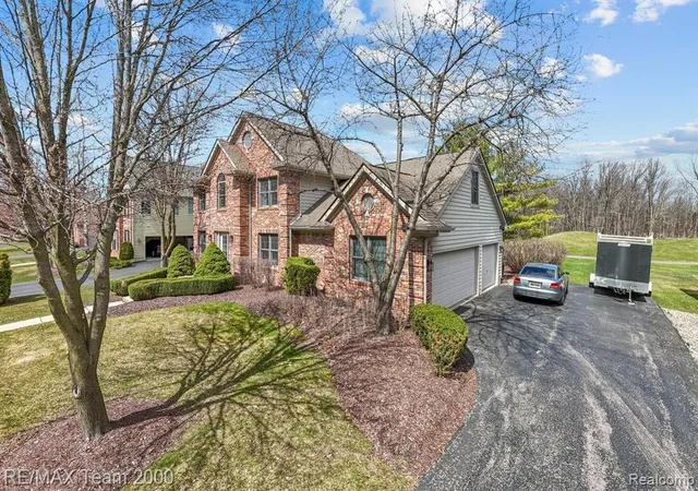 Photo 2 of Single family home for sale at 5681 Woodfield Pkwy, Grand Blanc, MI 48439 9427 | MLS# 60997534 | Listing updated on 2026-09-08