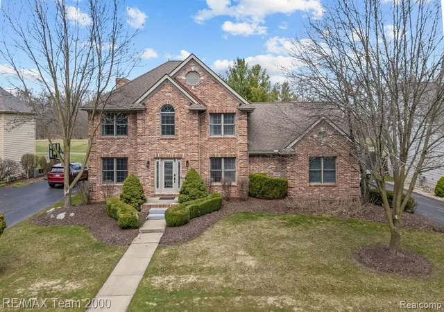 Photo 3 of Single family home for sale at 5681 Woodfield Pkwy, Grand Blanc, MI 48439 9427 | MLS# 60997534 | Listing updated on 2026-09-08