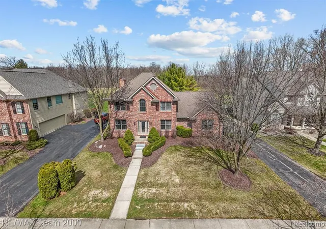 Photo 4 of Single family home for sale at 5681 Woodfield Pkwy, Grand Blanc, MI 48439 9427 | MLS# 60997534 | Listing updated on 2026-09-08