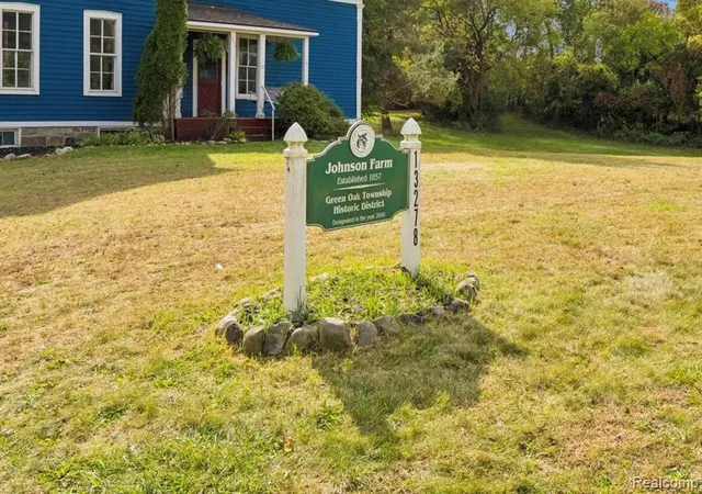 2nd image of 13278 9 Mile Rd, South Lyon, MI 48178 9518 | MLS# 60985855