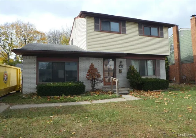 Photo 2 of Single Family Residence at 23101 Purdue Ave, Farmington Hills, MI 48336 | MLS# 60952744 |  | Sold on 2025-11-21