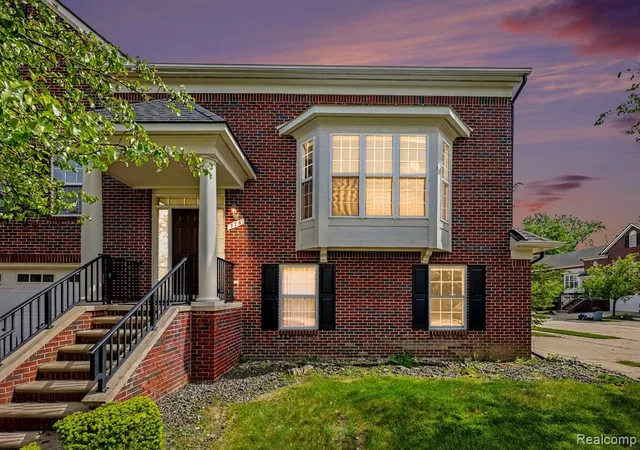 1st image of 776 Paint Creek Dr, Troy, MI 48085 | MLS# 60996569