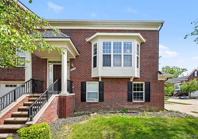 2nd image of 776 Paint Creek Dr, Troy, MI 48085 | MLS# 60996569