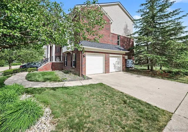 4th image of 776 Paint Creek Dr, Troy, MI 48085 | MLS# 60996569