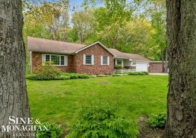 Homes for sale in Algonac, MI | 9017 Stone Rd, Algonac, MI 48001 | MLS# 50208194
