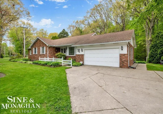 Homes for sale in Algonac, MI | 9017 Stone Rd, Algonac, MI 48001 | MLS# 50208194