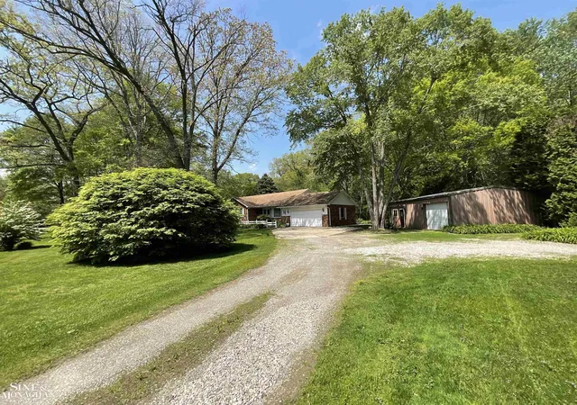 Homes for sale in Algonac, MI | 9017 Stone Rd, Algonac, MI 48001 | MLS# 50208194