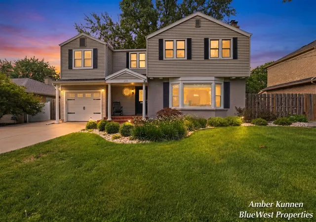 Homes for sale in East Grand Rapids, MI | 2331 Wilshire Dr, East Grand Rapids, MI 49506 | MLS# 70543808