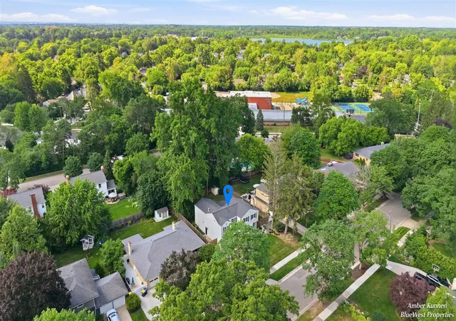 Homes for sale in East Grand Rapids, MI | 2331 Wilshire Dr, East Grand Rapids, MI 49506 | MLS# 70543808