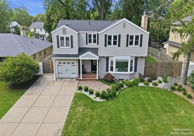 Homes for sale in East Grand Rapids, MI | 2331 Wilshire Dr, East Grand Rapids, MI 49506 | MLS# 70543808