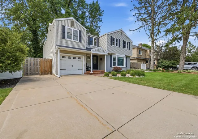 Homes for sale in East Grand Rapids, MI | 2331 Wilshire Dr, East Grand Rapids, MI 49506 | MLS# 70543808