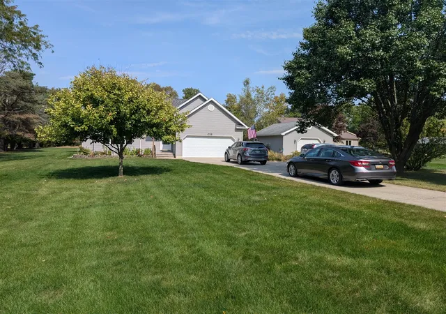 2nd image of 752 Pasadena Dr, Owosso, MI 48867 | MLS# 70496405