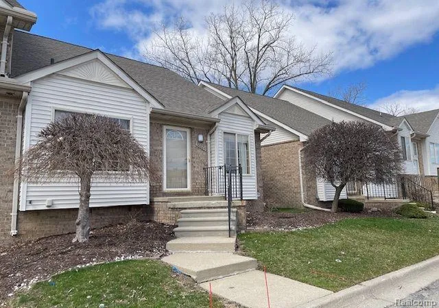 Homes for sale in Madison Heights, MI | 30885 Lee Frank Ln, Madison Heights, MI 48071 | MLS# 60915869