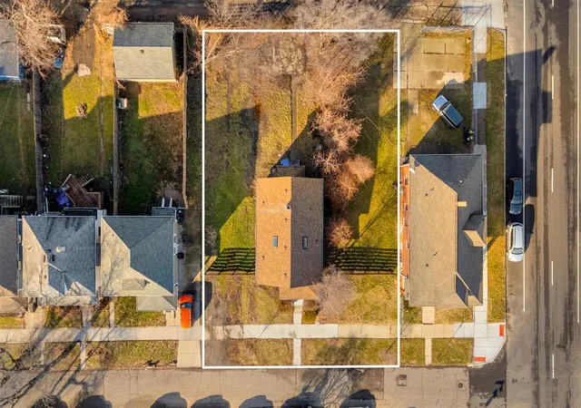 3rd image of 816 W Philadelphia St, Detroit, MI 48202 | MLS# 70510078