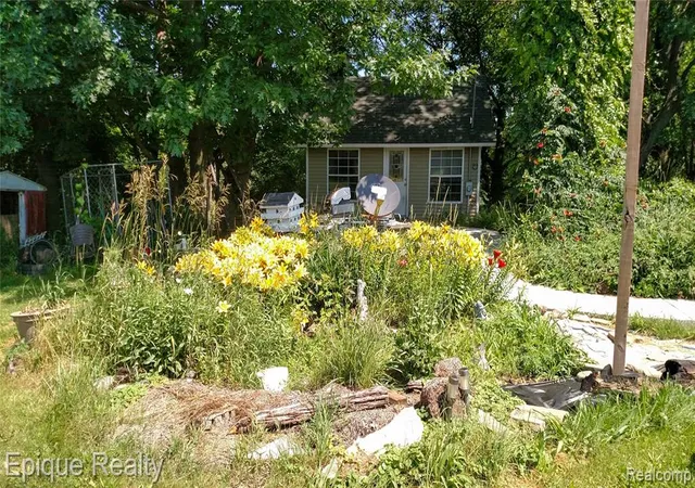 Homes for sale in Owosso, MI | 300 W Dewey Rd, Owosso, MI 48867 | MLS# 61008181
