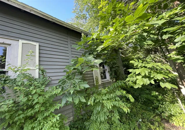 Photo 4 of Sale Pending at 15723 Park Lake Rd, East Lansing, MI 48823 | MLS# 70549698 | Listing updated on 2026-08-11