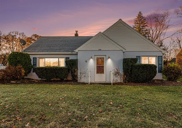 2nd image of 1701 W Washington Ave, Jackson, MI 49203 | MLS# 70506123