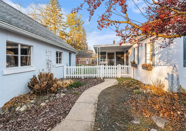 5th image of 1701 W Washington Ave, Jackson, MI 49203 | MLS# 70506123