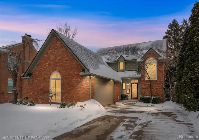 Homes for sale in Grosse Pointe Farms, MI | 346 Mckinley Ave, Grosse Pointe Farms, MI 48236 3421 | MLS# 60968600