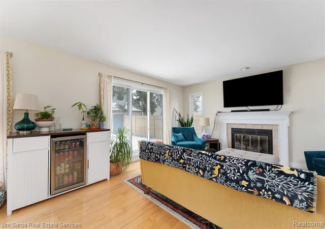 Homes for sale in Grosse Pointe Farms, MI | 346 Mckinley Ave, Grosse Pointe Farms, MI 48236 3421 | MLS# 60968600
