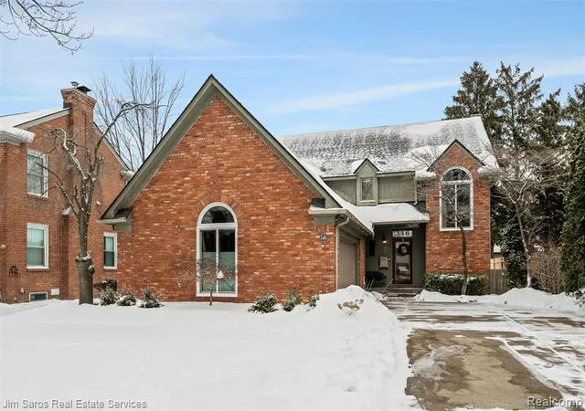 Homes for sale in Grosse Pointe Farms, MI | 346 Mckinley Ave, Grosse Pointe Farms, MI 48236 3421 | MLS# 60968600