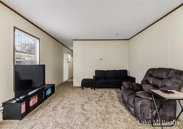 Homes for sale in Grand Rapids, MI | 224 S Kenbrook St, Grand Rapids, MI 49548 | MLS# 70521978