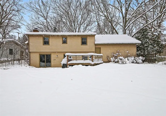 2nd image of 700 Oakhurst Ave, Grand Rapids, MI 49504 | MLS# 70512416
