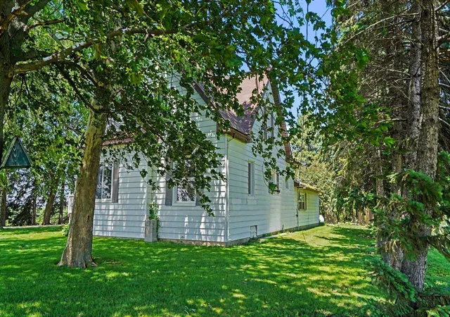 Photo 4 of Single family home for sale at 4250 Dickerson Rd, Akron, MI 48701 | MLS# 50211364 | Listing updated on 2026-09-21