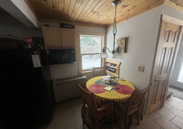 4th image of 74129 8Th Ave, South Haven, MI 49090 | MLS# 70520765