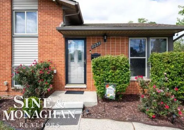 Photo 3 of Sale Pending at 2331 Parliament Dr, Sterling Heights, MI 48310 | MLS# 50219853 | Listing updated on 2026-09-08