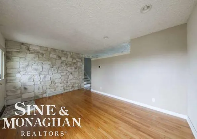 Photo 4 of Sale Pending at 2331 Parliament Dr, Sterling Heights, MI 48310 | MLS# 50219853 | Listing updated on 2026-09-08