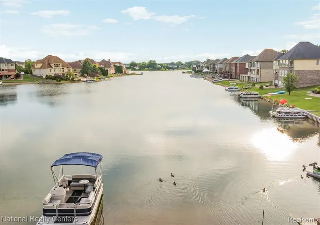 Homes for sale in Shelby Township, MI | 51577 Merry Ln, Shelby Township, MI 48316 | MLS# 61008066