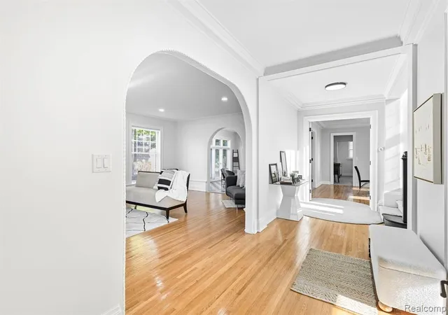 3rd image of 360 E Boston Blvd, Detroit, MI 48202 | MLS# 60936898