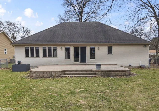 Homes for sale in Algonac, MI | 600 Cherry St, Algonac, MI 48001 | MLS# 50202861