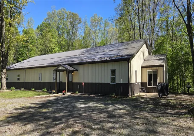 5th image of 64778 Union Rd, Cassopolis, MI 49031 | MLS# 70532344
