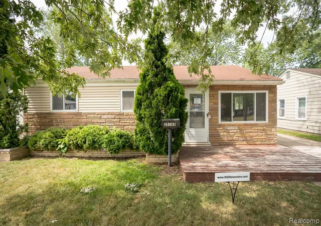 Photo 1 of Single family home for sale at 25143 Fern St, Roseville, MI 48066 3679 | MLS# 61024873 | Listing updated on 2026-09-13