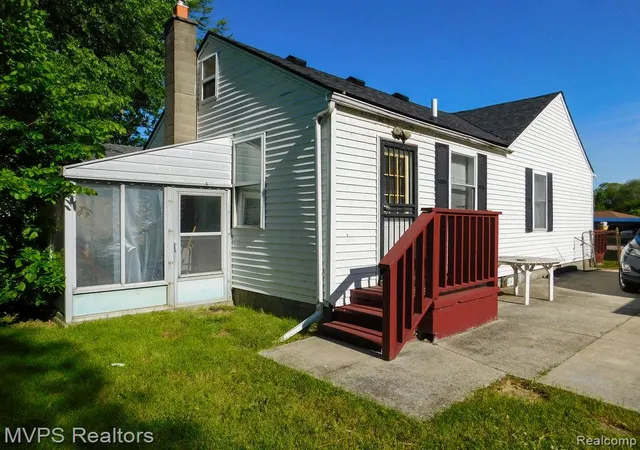 Homes for sale in Harper Woods, MI | 20334 E 8 Mile Rd, Harper Woods, MI 48225 | MLS# 60998274