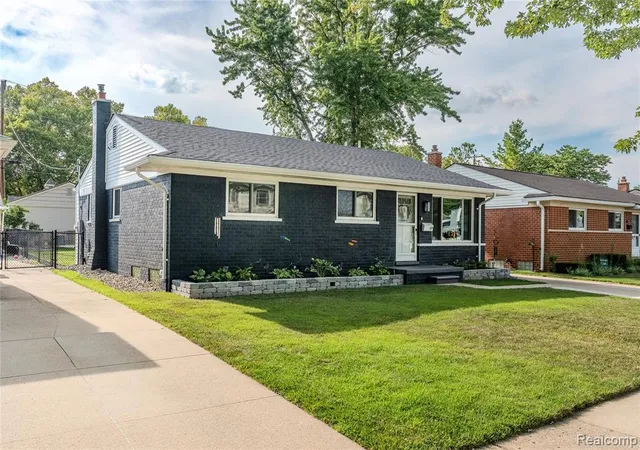 Photo 3 of Sale Pending at 329 N Manitou Ave, Clawson, MI 48017 1474 | MLS# 61023474 | Listing updated on 2026-09-06