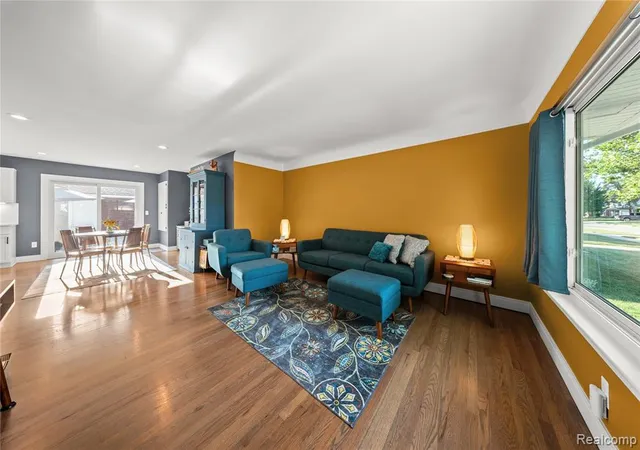 Photo 4 of Sale Pending at 329 N Manitou Ave, Clawson, MI 48017 1474 | MLS# 61023474 | Listing updated on 2026-09-06
