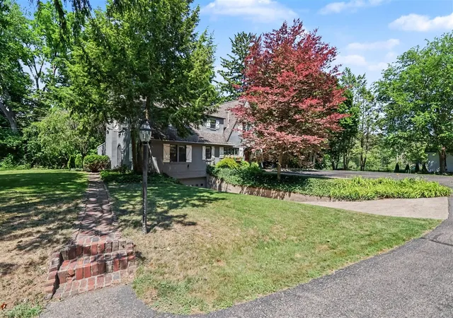 2nd image of 2093 Capital Ave, Battle Creek, MI 49015 | MLS# 70549919