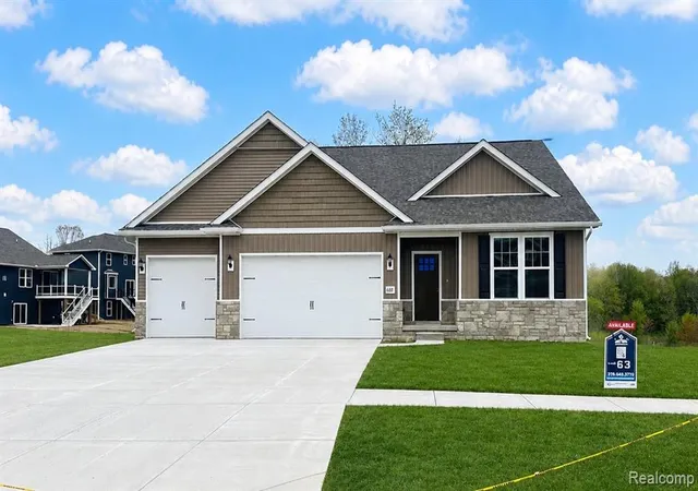 Photo 1 of Single family home for sale at 688 Round Rock Dr, Howell, MI 48843 | MLS# 61008218 | Listing updated on 2026-08-02