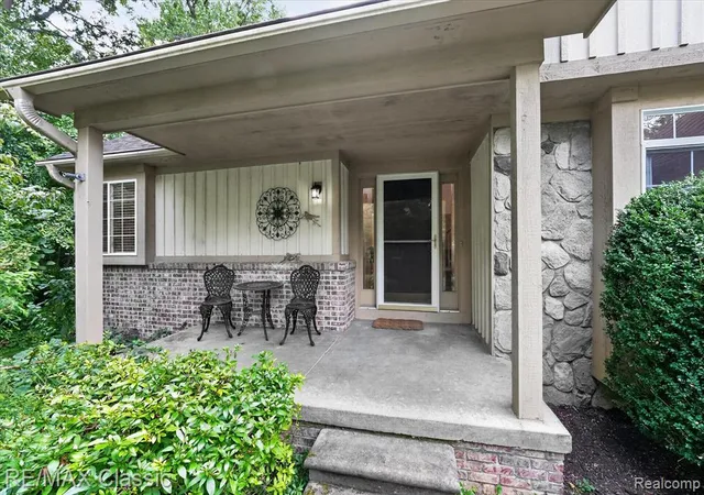 Photo 4 of Single family home for sale at 6280 Whispering Meadows Dr, White Lake, MI 48383 2780 | MLS# 61025502 | Listing updated on 2026-10-23