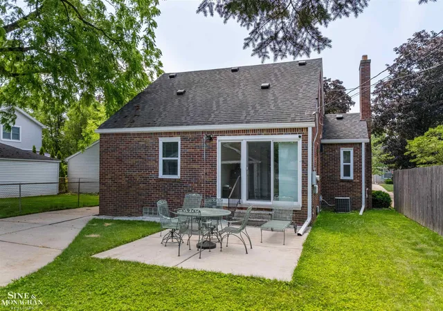 Homes for sale in Grosse Pointe Farms, MI | 308 Ridgemont Rd, Grosse Pointe Farms, MI 48236 | MLS# 50214701