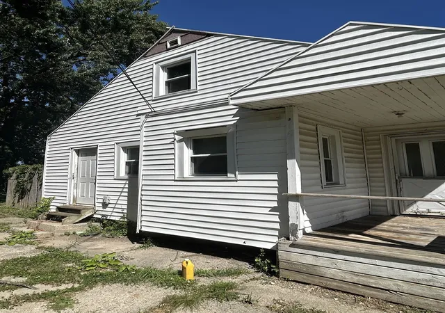 3rd image of 1028 Campbell St, Flint, MI 48507 | MLS# 50210843