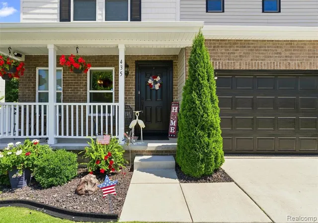 2nd image of 435 Old Farm Ln, Lapeer, MI 48446 | MLS# 61018472