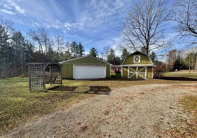Homes for sale in Farwell, MI | 421 W Washington Rd, Farwell, MI 48622 | MLS# 50212076