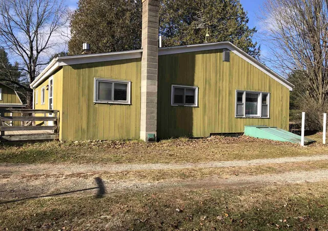 Homes for sale in Farwell, MI | 421 W Washington Rd, Farwell, MI 48622 | MLS# 50212076