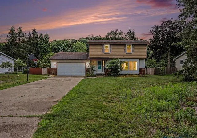 Homes for sale in Norton Shores, MI | 1915 Shorewood Dr, Norton Shores, MI 49441 | MLS# 70541613