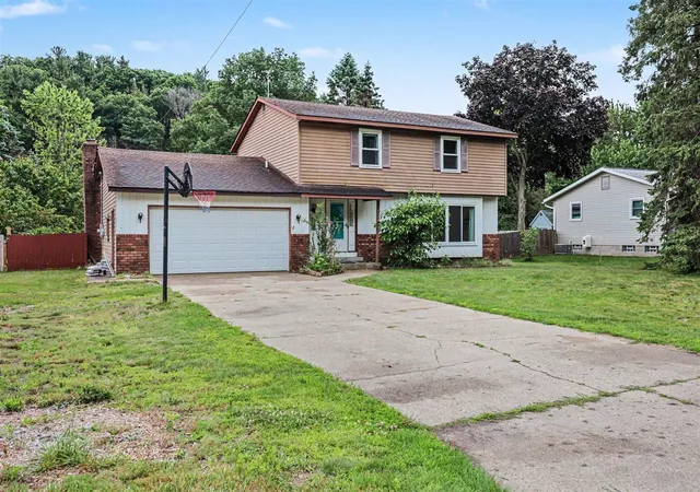 Homes for sale in Norton Shores, MI | 1915 Shorewood Dr, Norton Shores, MI 49441 | MLS# 70541613