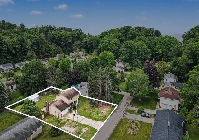 Homes for sale in Norton Shores, MI | 1915 Shorewood Dr, Norton Shores, MI 49441 | MLS# 70541613